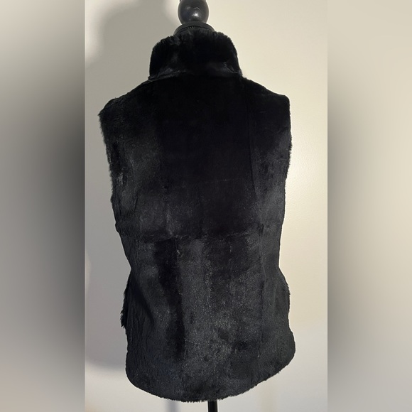 St.John Fur Silk Vest. Reversible. Size Medium. Stunning! - Picture 3 of 10